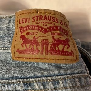 Womens Levi’s